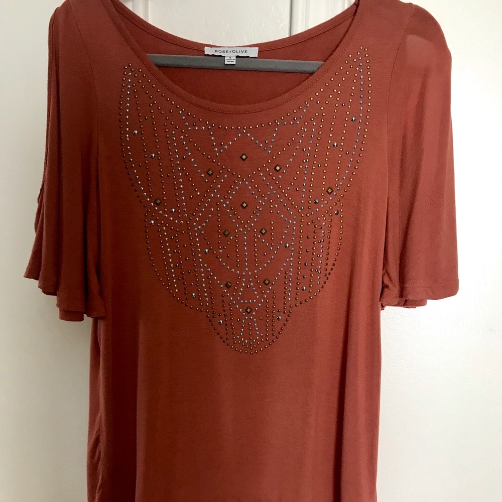 Stylish BLOUSE with great front metallic design!